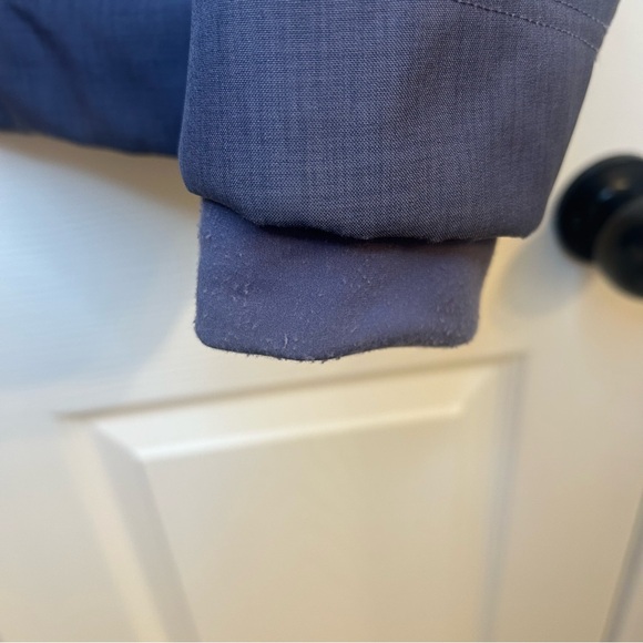 The North Face Women's Dark Gray Utility Jacket - Picture 9 of 10